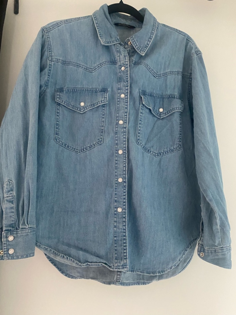 Banana Republic Light Blue Denim Shirt women size M